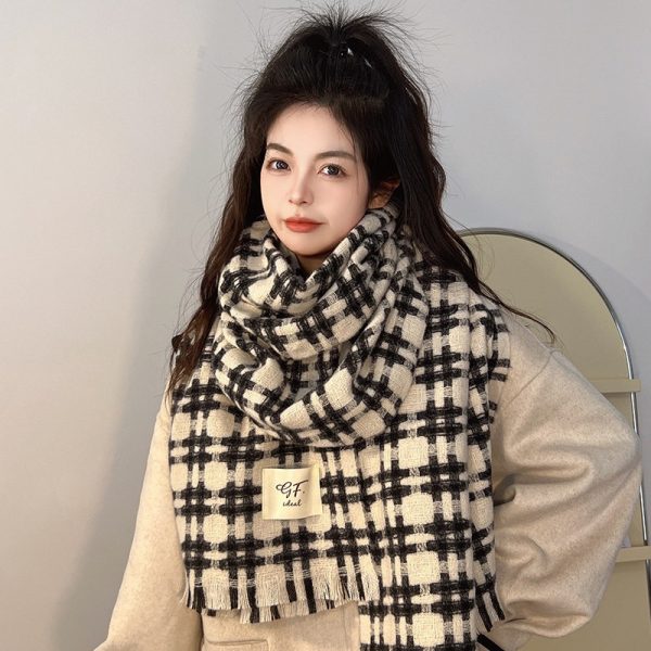 韩版围巾女士冬季2023新款保暖百搭加厚井格子围脖高级感披肩两用