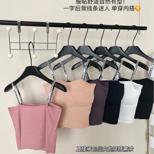 新款一片式纯色纯欲风无痕字母肩带美背舒适带胸垫透气百搭吊带女