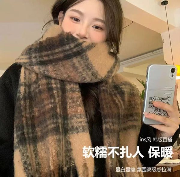 秋冬新款女格子美拉德风涤纶仿羊绒围巾高级感加厚情侣款流苏围脖
