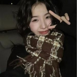 韩系美拉德色系围巾秋冬女生氛围高级感棕色格纹两用披肩围脖加厚