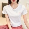 白色刺绣蝴蝶
