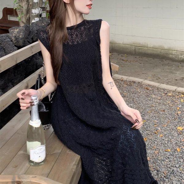 2025夏辣妹穿搭长款法式镂空背心裙针织衫女薄款外搭罩衫中长款女
