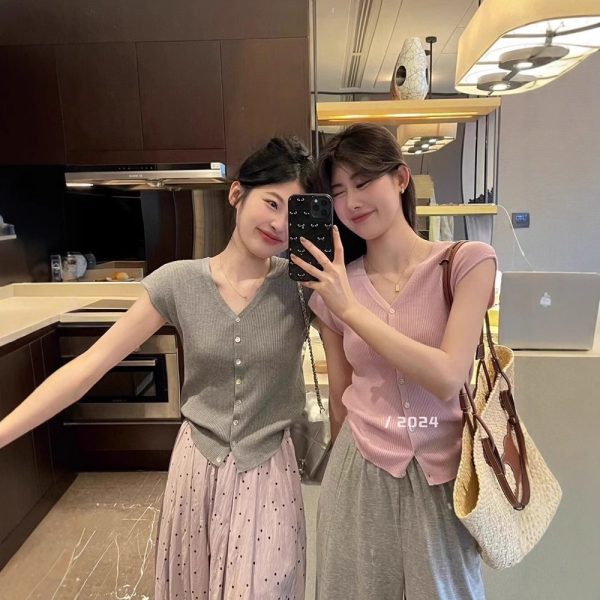 韩系小飞袖v领冰丝针织开衫女装夏季薄款修身显瘦针织外穿短袖衣