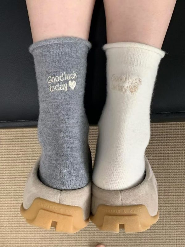 秋冬新款时尚后跟字母卷边堆堆袜子女学院风ins潮韩系百搭中筒袜