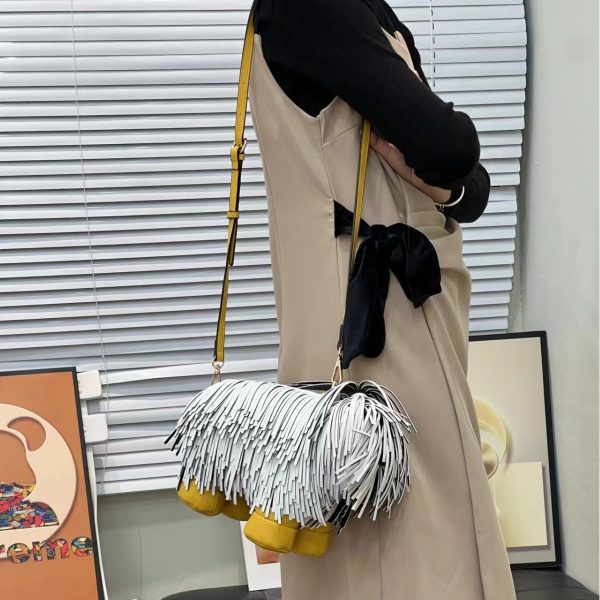 可爱创意搞怪松狮狗单肩包牧羊犬流苏个性新款小狗形状女斜挎包