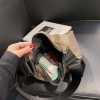 新款时尚简约单肩包纯色高级感休闲斜挎包大容量通勤女包厂家批发