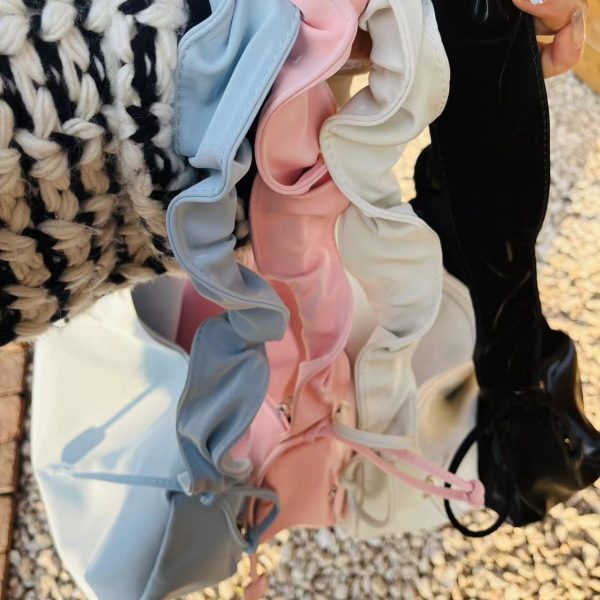 韩版小众褶皱云朵包百搭气质简约通勤饺子包新款女生大容量斜挎包