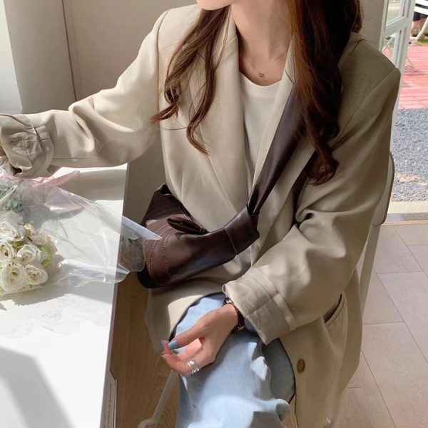 2024新款复古小众可颂牛角包牛皮饺子包真皮时尚单肩斜挎法棍女包