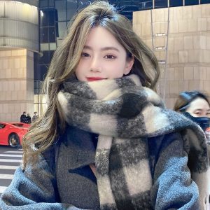 O1CN01ZCITdi1vQ57goH1ut_2214162866166-0-cib 新款美拉德仿羊绒格子围巾女秋冬季加厚保暖披肩两用纯色学生围脖