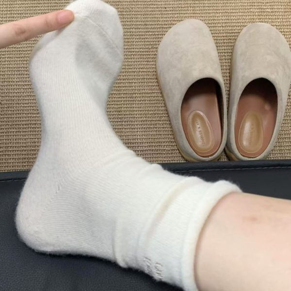 秋冬新款时尚后跟字母卷边堆堆袜子女学院风ins潮韩系百搭中筒袜