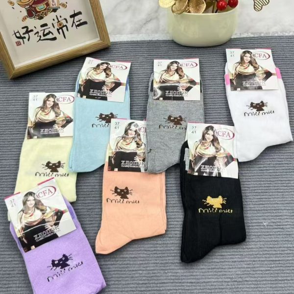 168针女生春秋中筒袜可爱休闲百搭诸暨批发时尚防臭