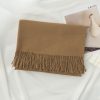 围巾女生高级感冬季百搭纯色长围巾仿羊绒流苏披肩护颈围脖scarf