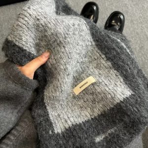 桐庐厂家含羊毛针织围巾女冬季高级感百搭保暖学生护颈毛线围脖潮