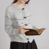 秋冬新款圆领牛角扣针织衫开衫女日韩风跨境森系绣花休闲百搭毛衣