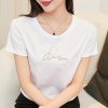 白色刺绣字母